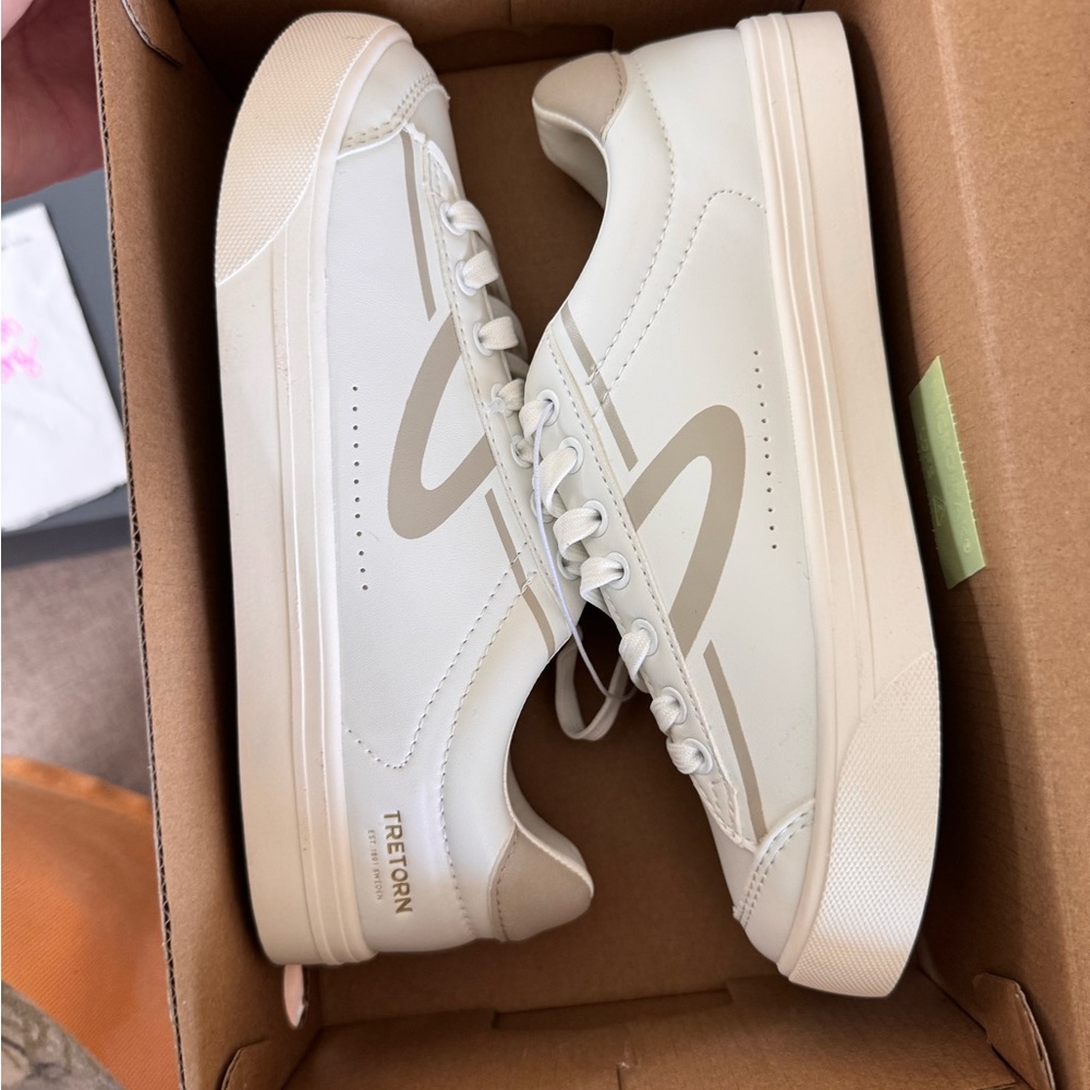 Tretorn Women's Cream Sneakers